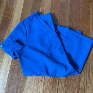 Royal Blue figs basic scrub top